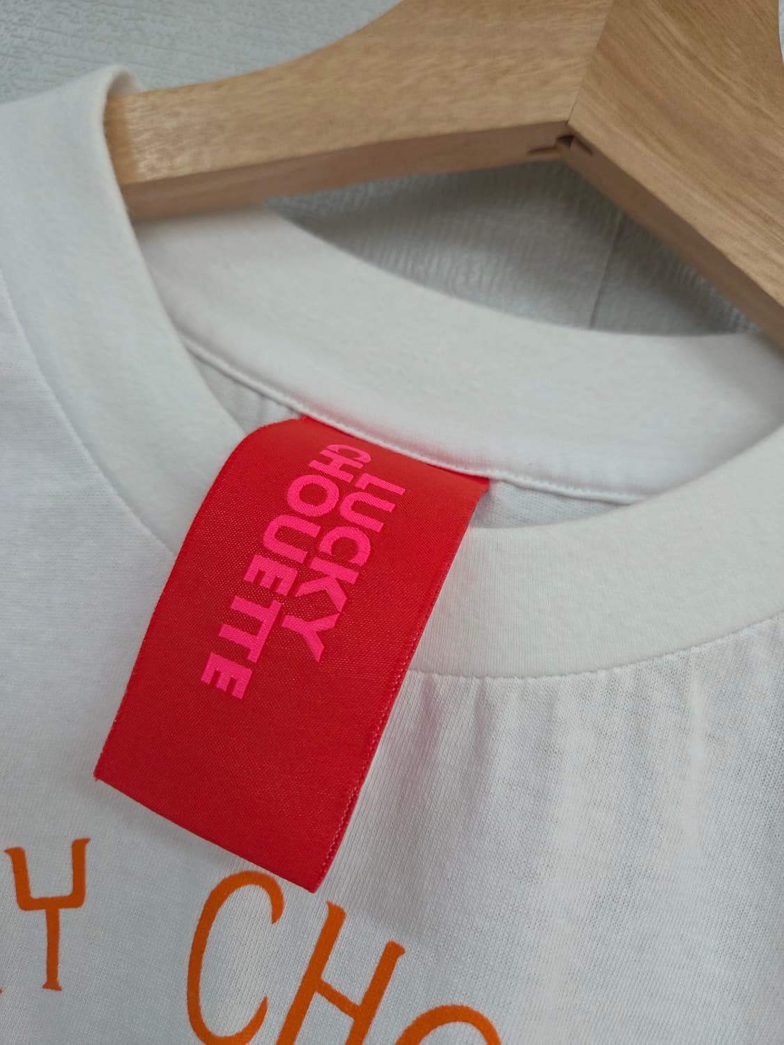 럭키슈에뜨   여성반팔티 상품이미지6