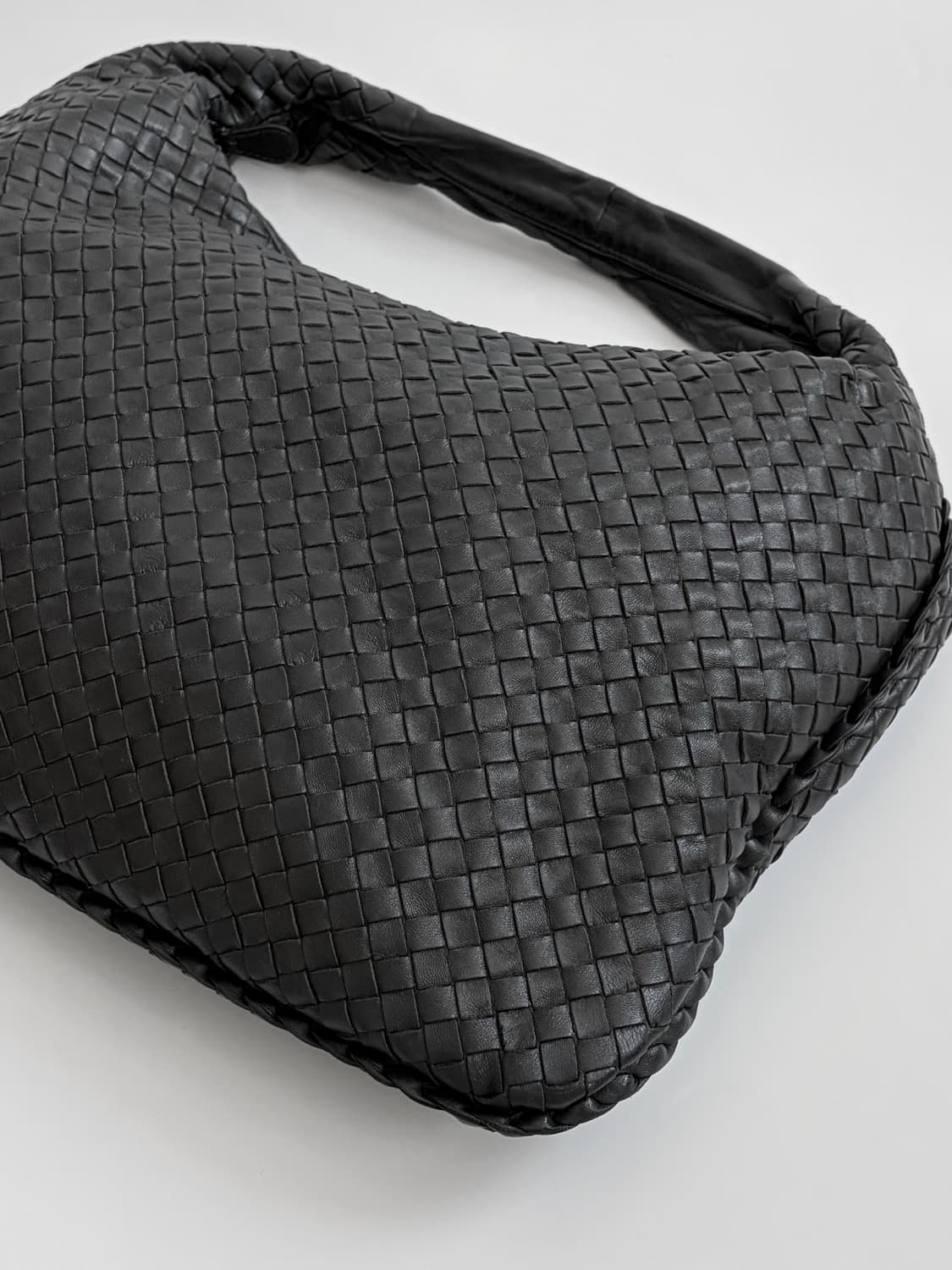 보테가베네타 인트레치아토 호보백 라지 판매합니다. 상품이미지3