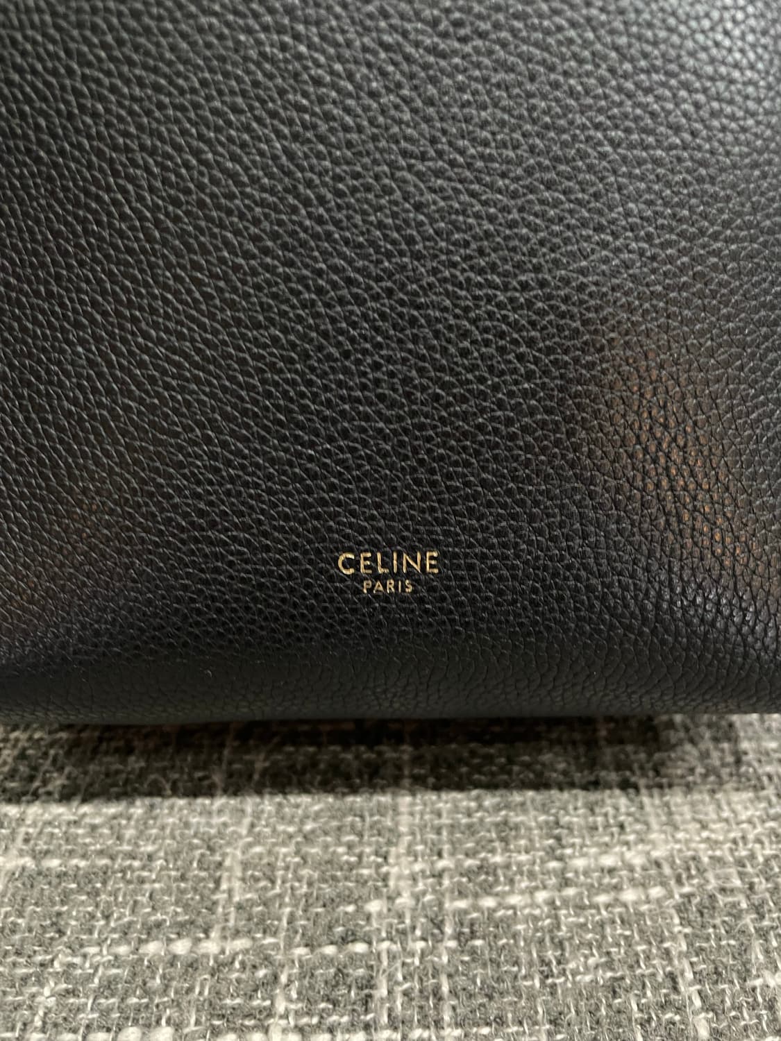 셀린느 상글 스몰 버킷백 블랙 정품 상품이미지5