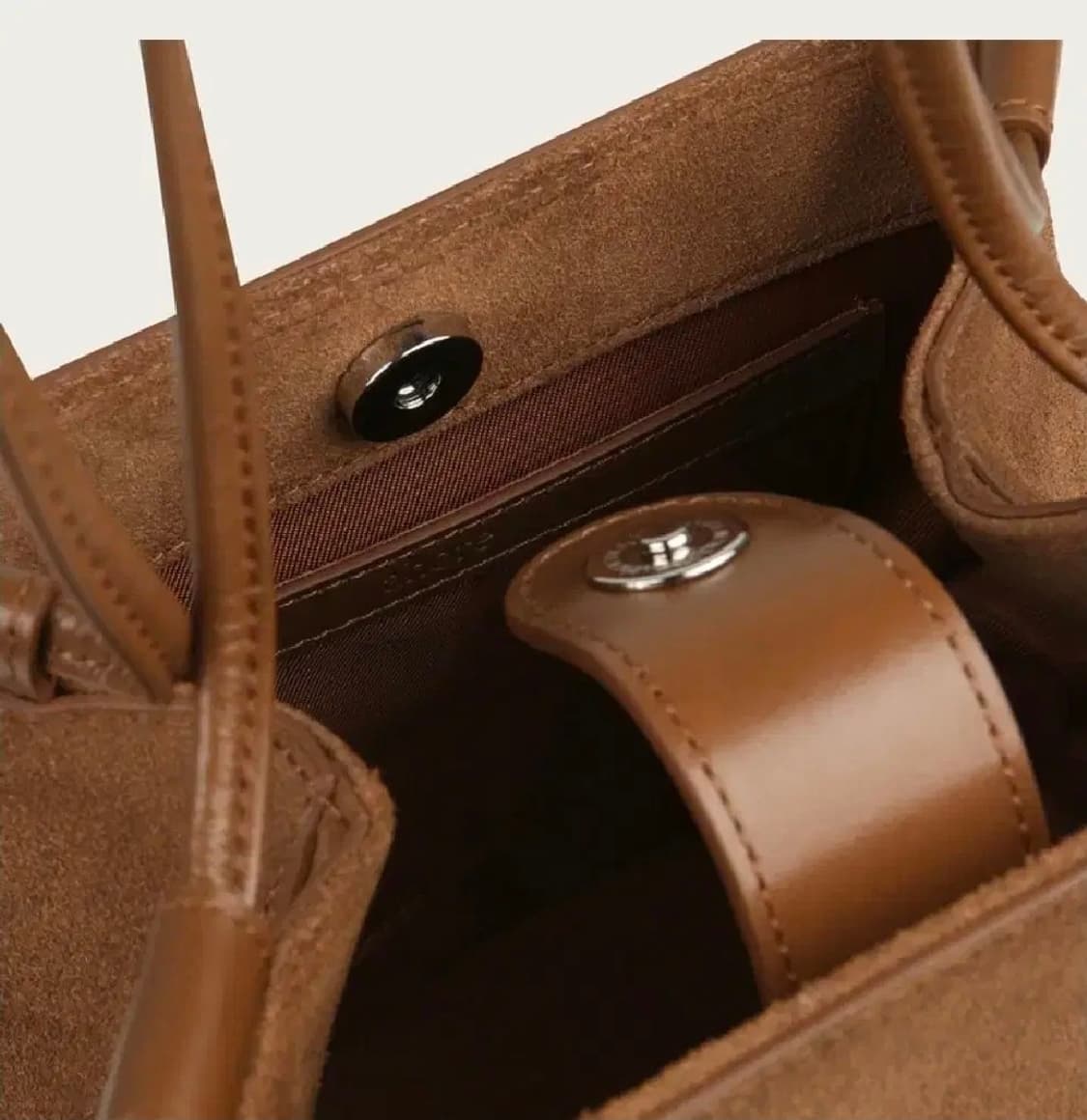 아호르-스웨이드 드로우스트링 버킷백 브라운 상품이미지4