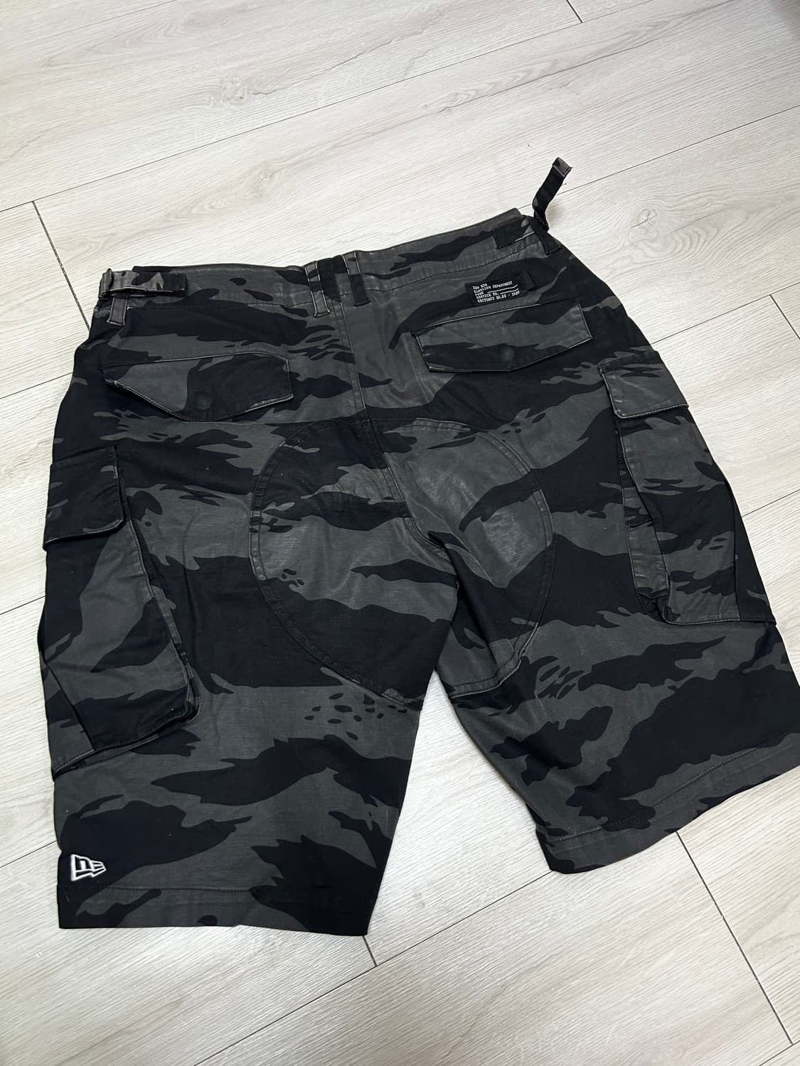 뉴에라 카모플라쥬 카고 반바지 상품이미지2