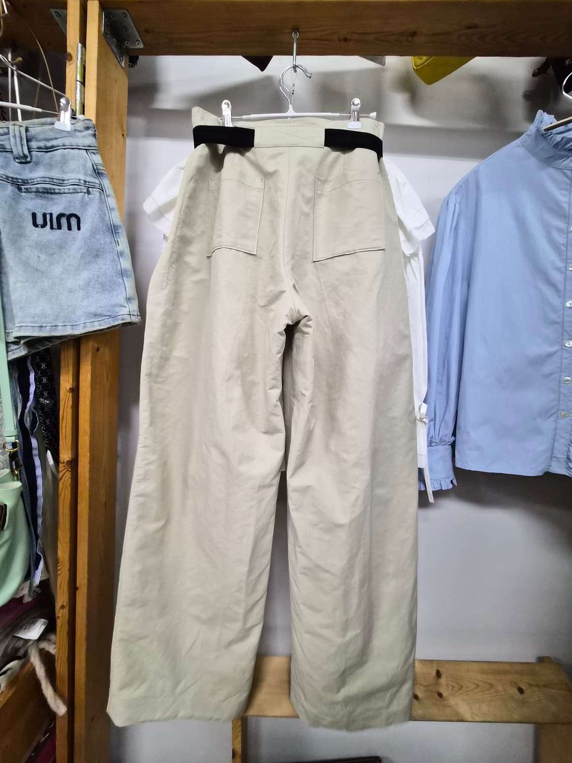 쟈니헤잇재즈 프릴 블라우스. jsnewyork 커브드벨트 팬츠 상품이미지10