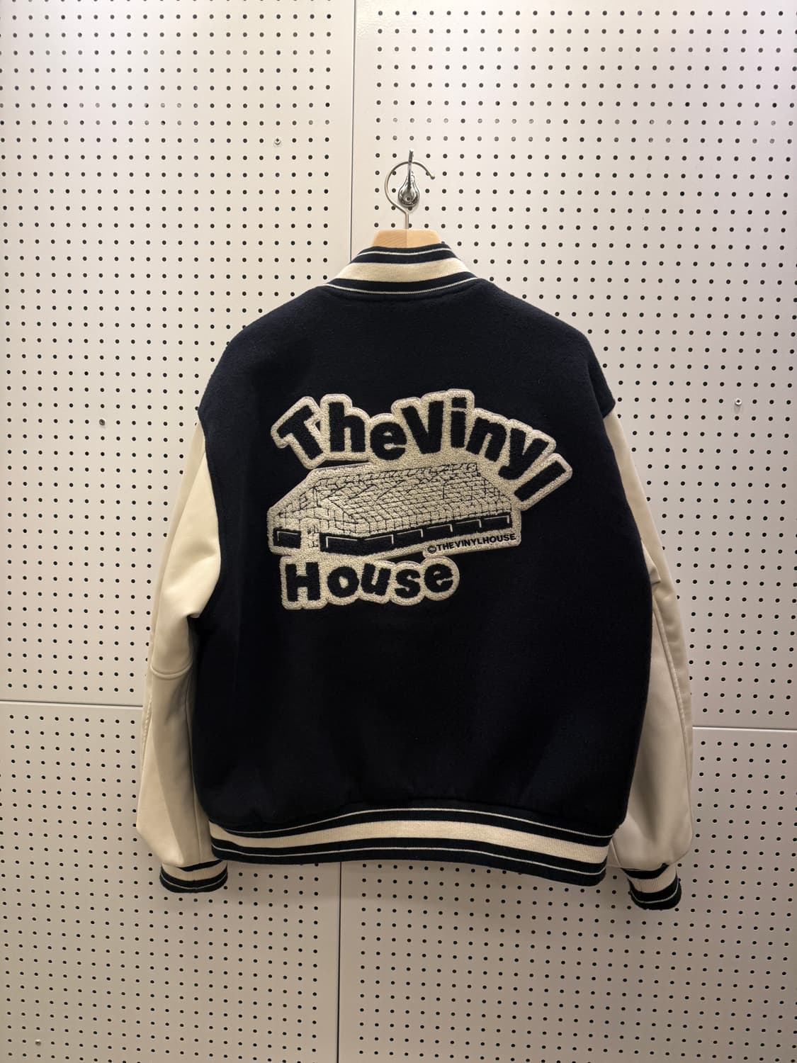 더바이닐하우스 빅로고 패치 레더 모직 바시티 자켓 U300 상품이미지3