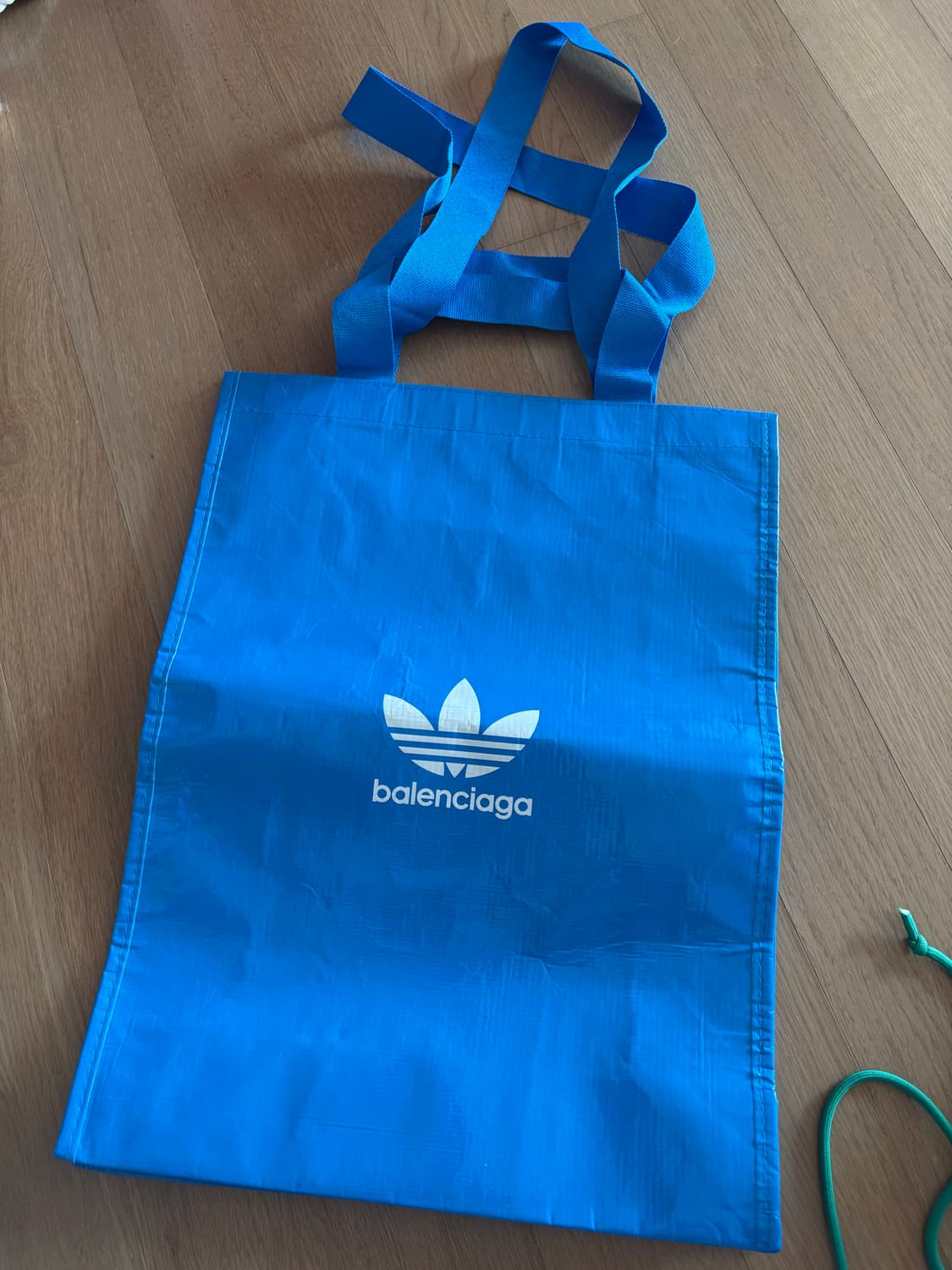 발렌시아가x아디다스 콜라보 쇼핑백 상품이미지1