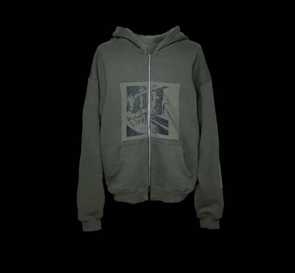 에모스탠스클럽 워시드 비엔나 홀스 패치 후드집업 카키 상품이미지1