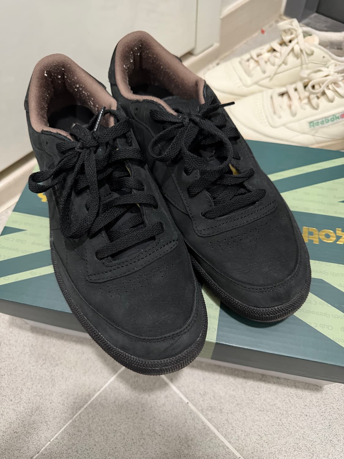 리복 클럽 C 85 스웨이드 40th 워시드 블랙 275 상품이미지1