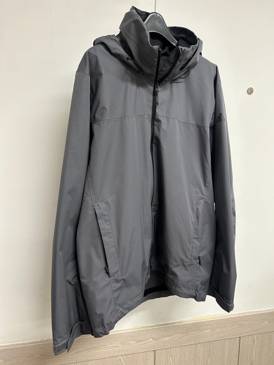 아디다스 CLIMAPROOF 남성 바람막이 상품이미지2