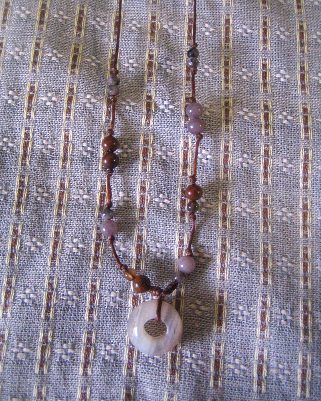 white donut necklace 화이트 도넛 핸드메이드 목걸이 상품이미지5