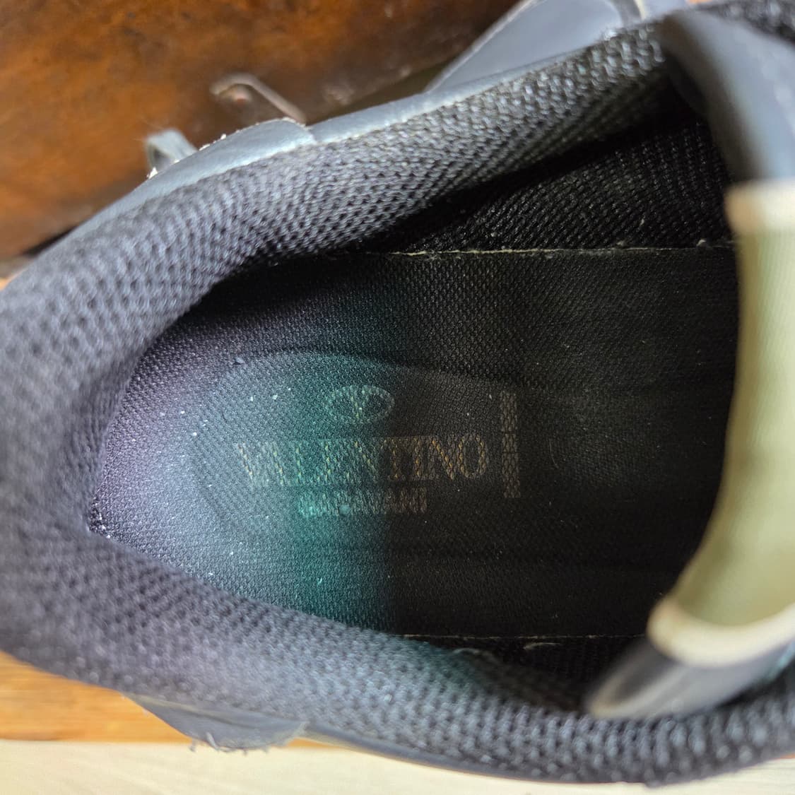 발렌티노 가라바니 락러너 로우탑 블랙 스니커즈 상품이미지7