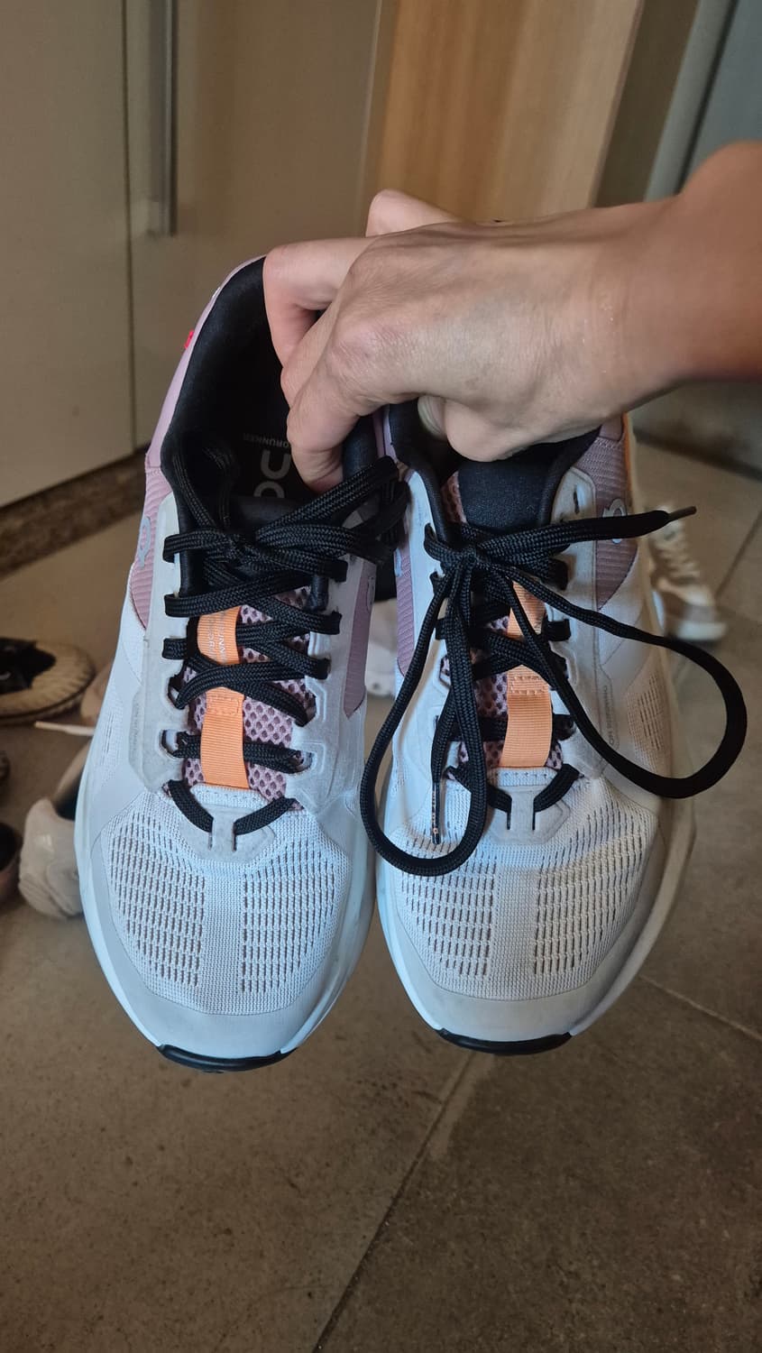 온러닝 스니커즈 운동화 240cm 상품이미지1