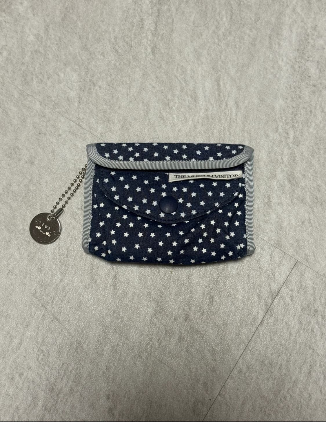 더뮤지엄비지터 지갑 상품이미지1