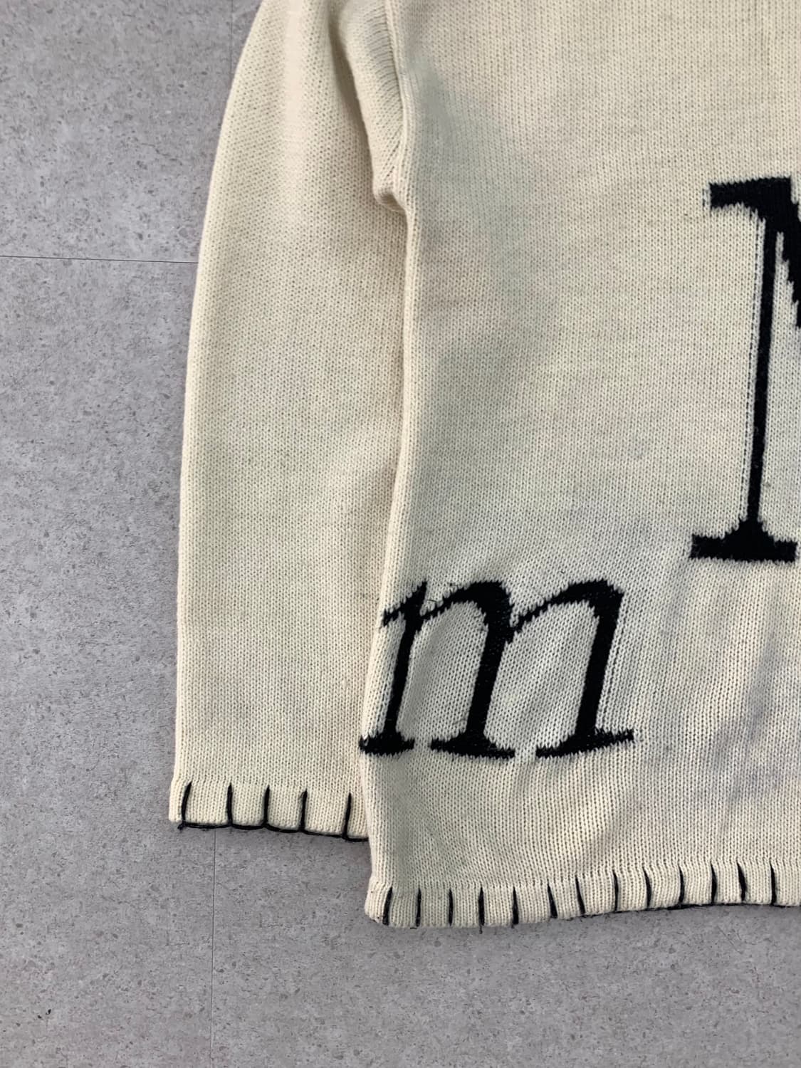 Matin Kim 마뗑킴 빅로고 스티치 니트 상품이미지3