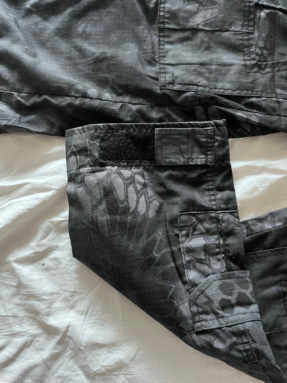 Python Pattern Detail Cargo Pants 상품이미지4