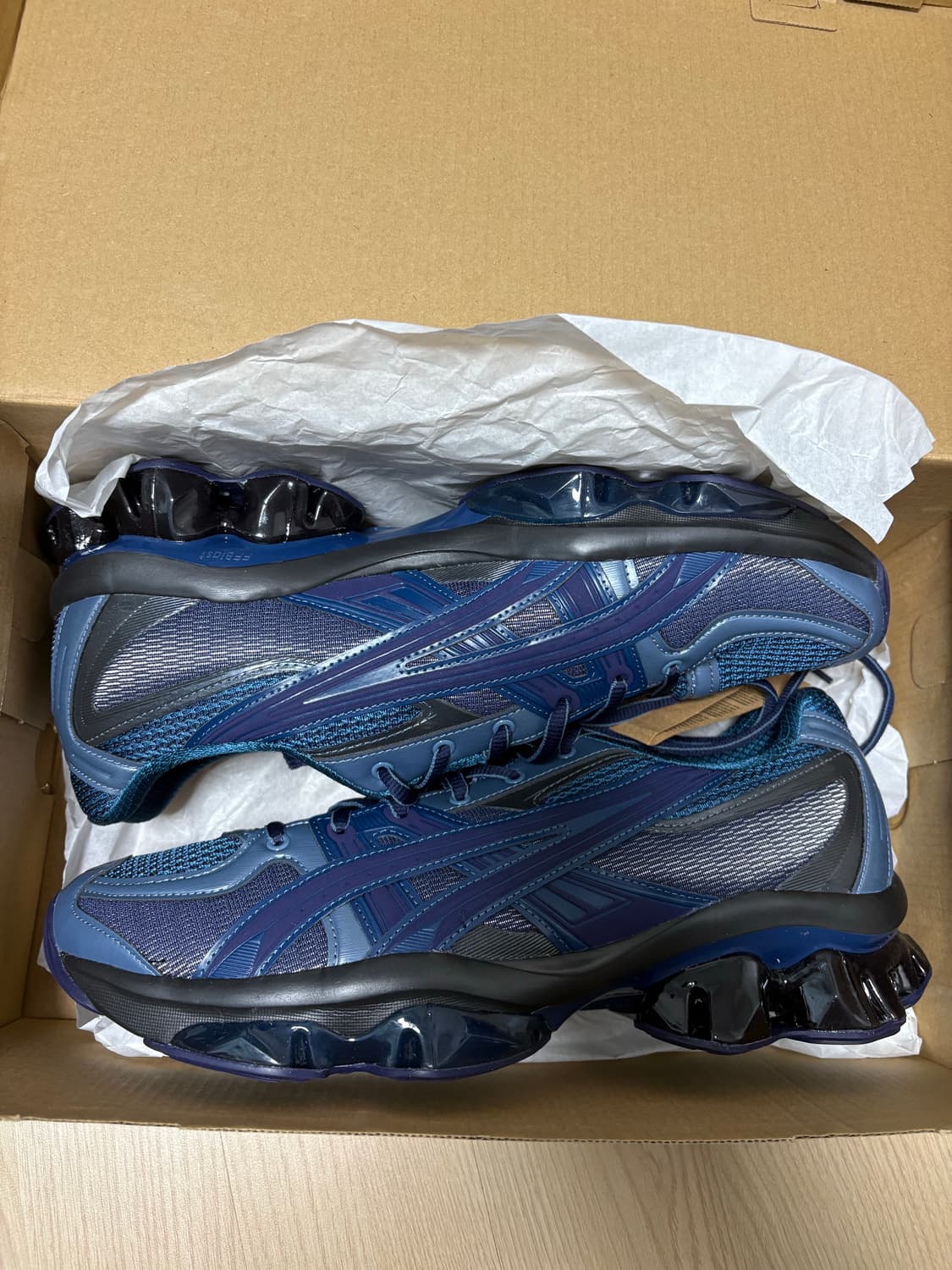 아식스 젤퀀텀 키네틱 키코코스다노프 285사이즈 새제품 팝니다 상품이미지1