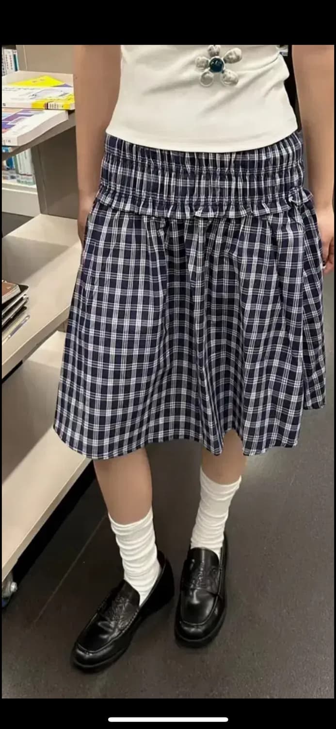 스트라이프 미디 스커트 상품이미지1