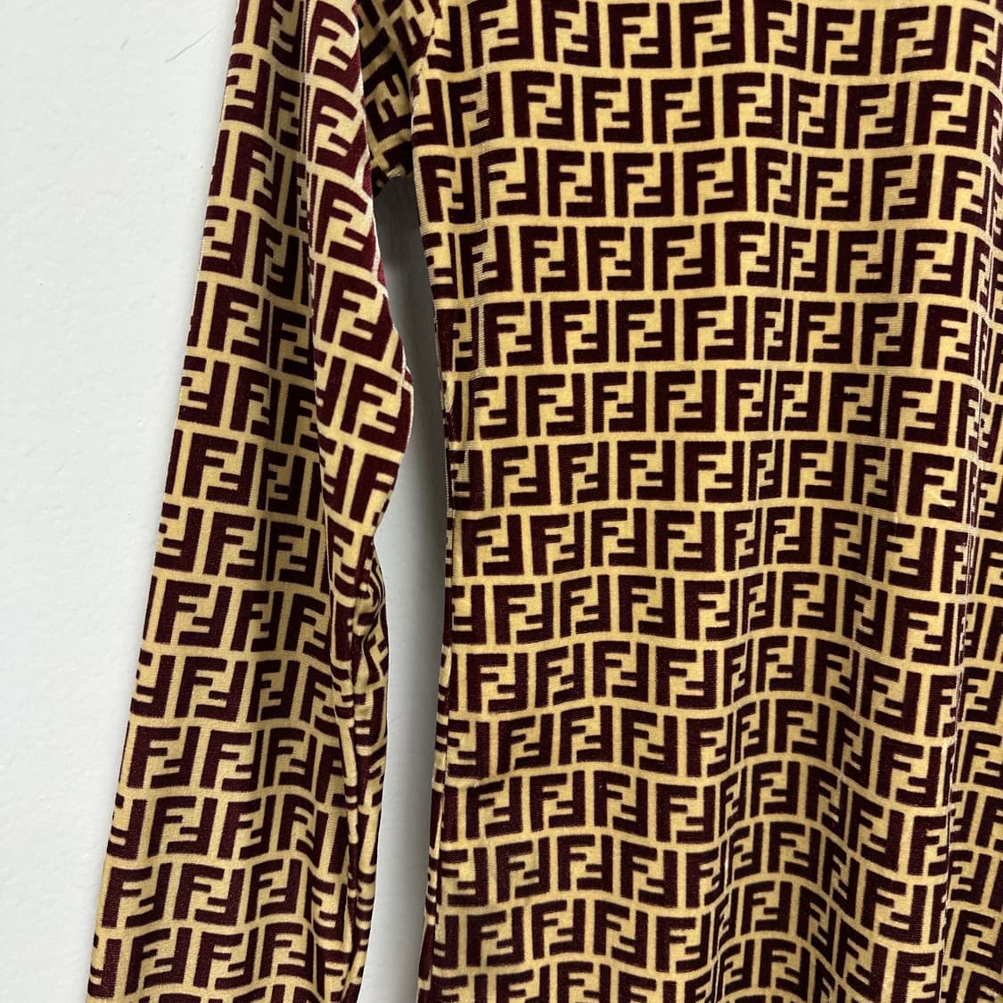 펜디 주카로고 하이넥 벨벳 원피스 상품이미지5