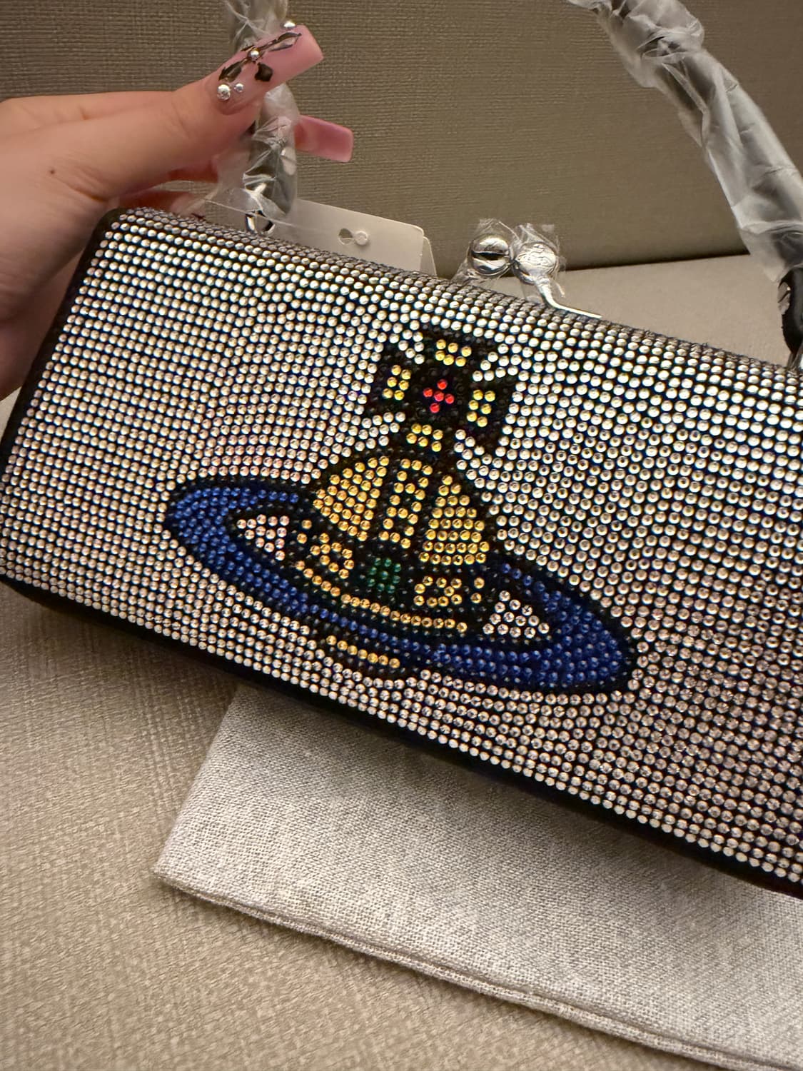 새상품) 비비안웨스트우드 대대장 스퀘어핸드백 상품이미지4