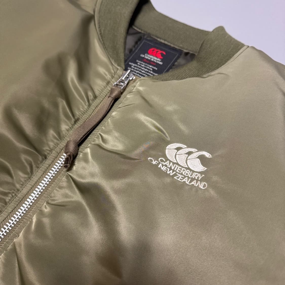 캔터베리 올리브컬러 나일론 양면 자수 패치로고 MA-1 플라이트 자켓 상품이미지4