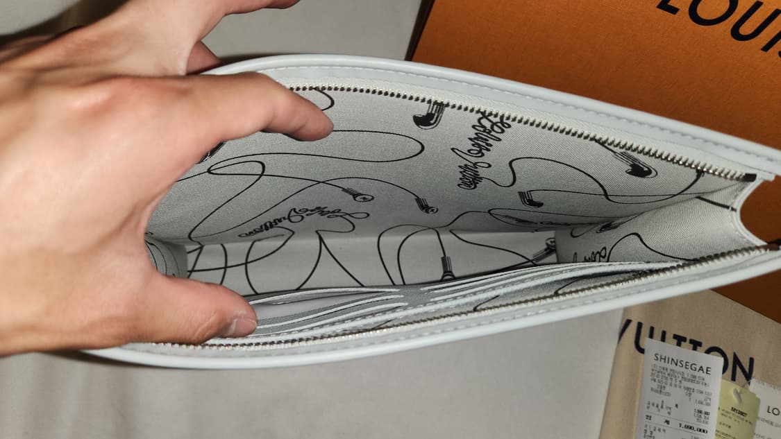 루이비통 포쉐트 보야주 한정판 상품이미지3