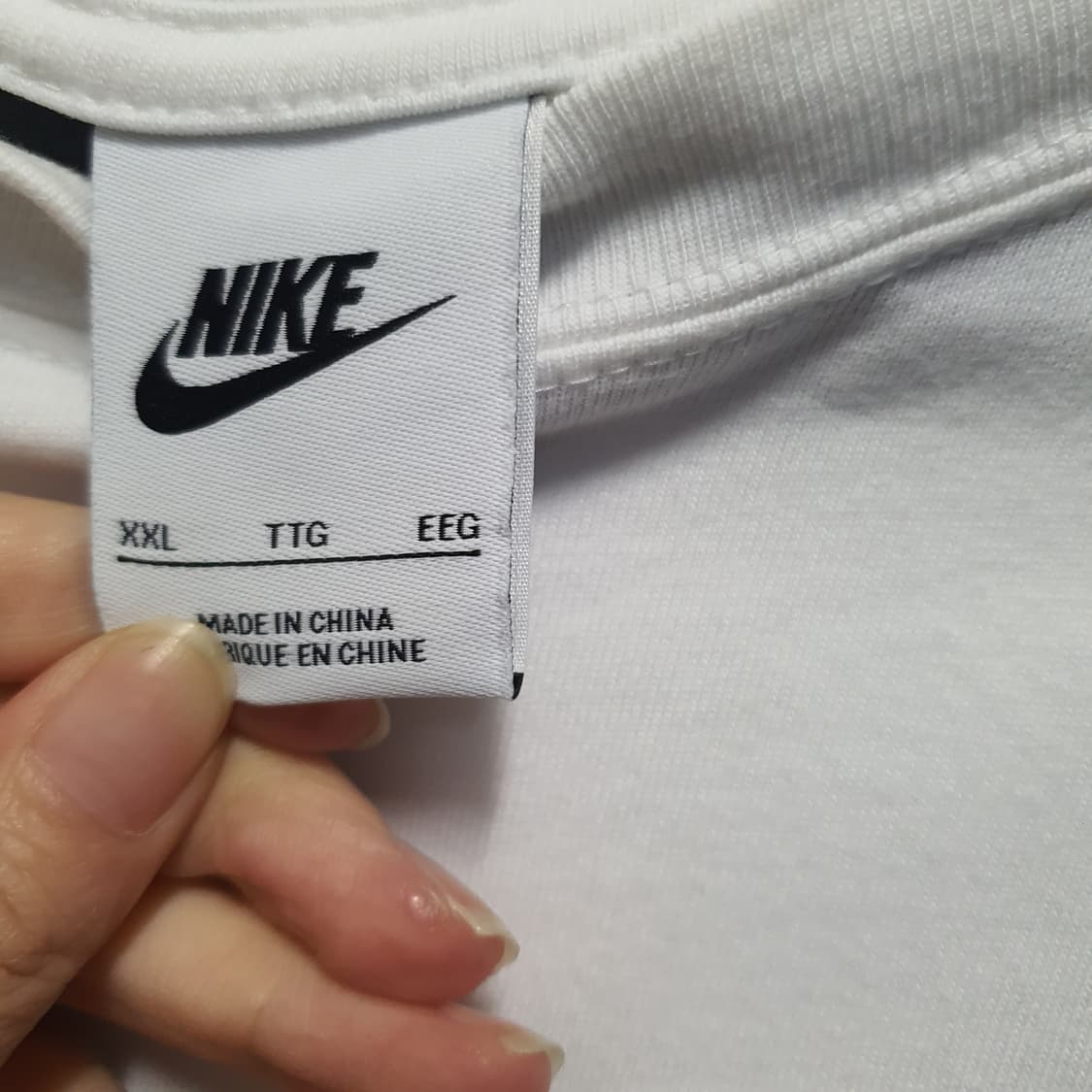나이키 스우시 백 프린팅 라운드 반팔티  상품이미지3