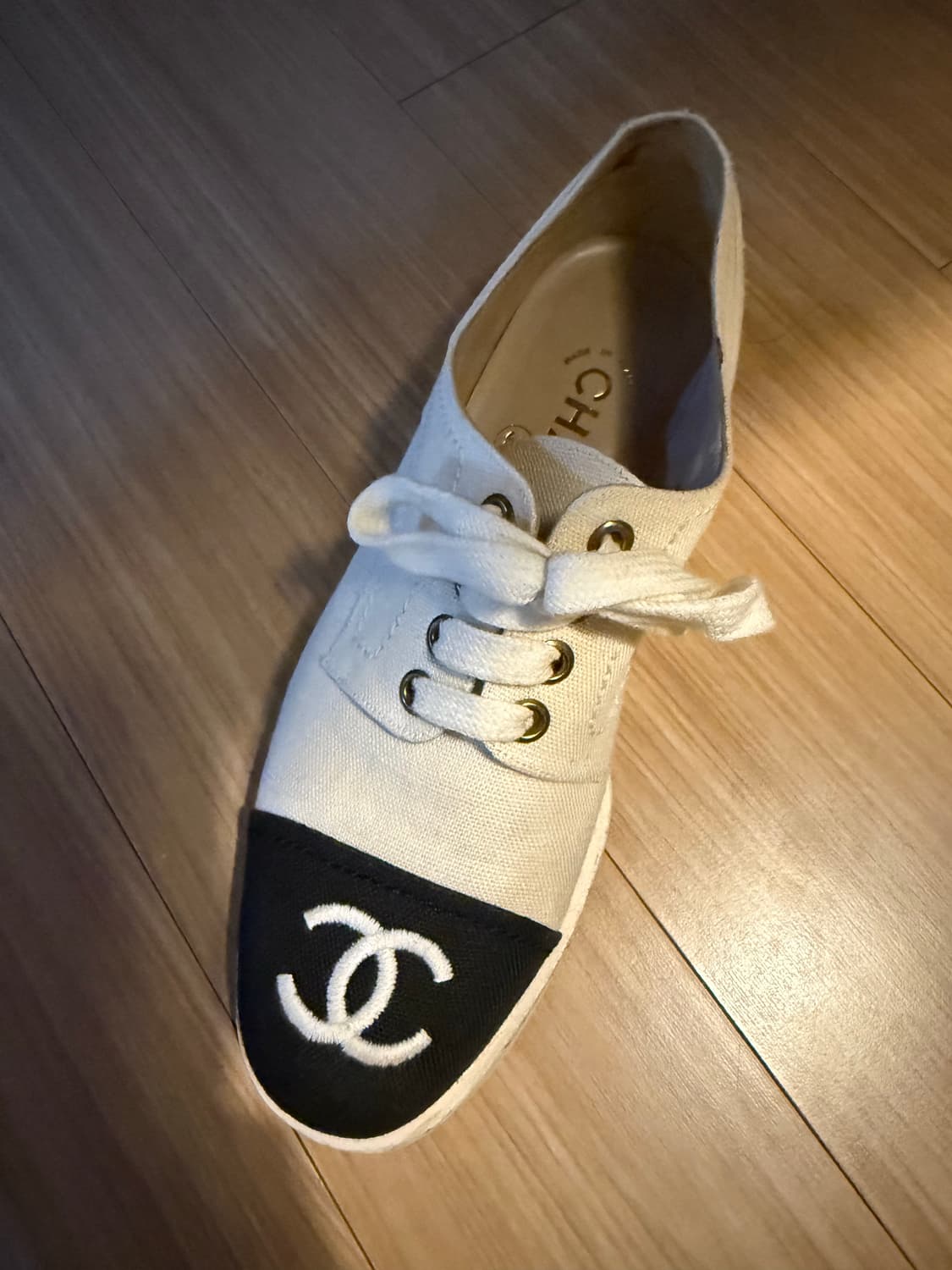 샤넬 스니커즈 판매합니다. 37사이즈 상품이미지8