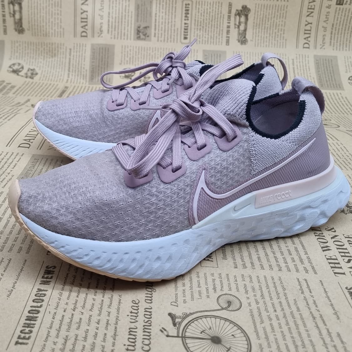 나이키 리액트 인피니티런 여성런닝화240 상품이미지1