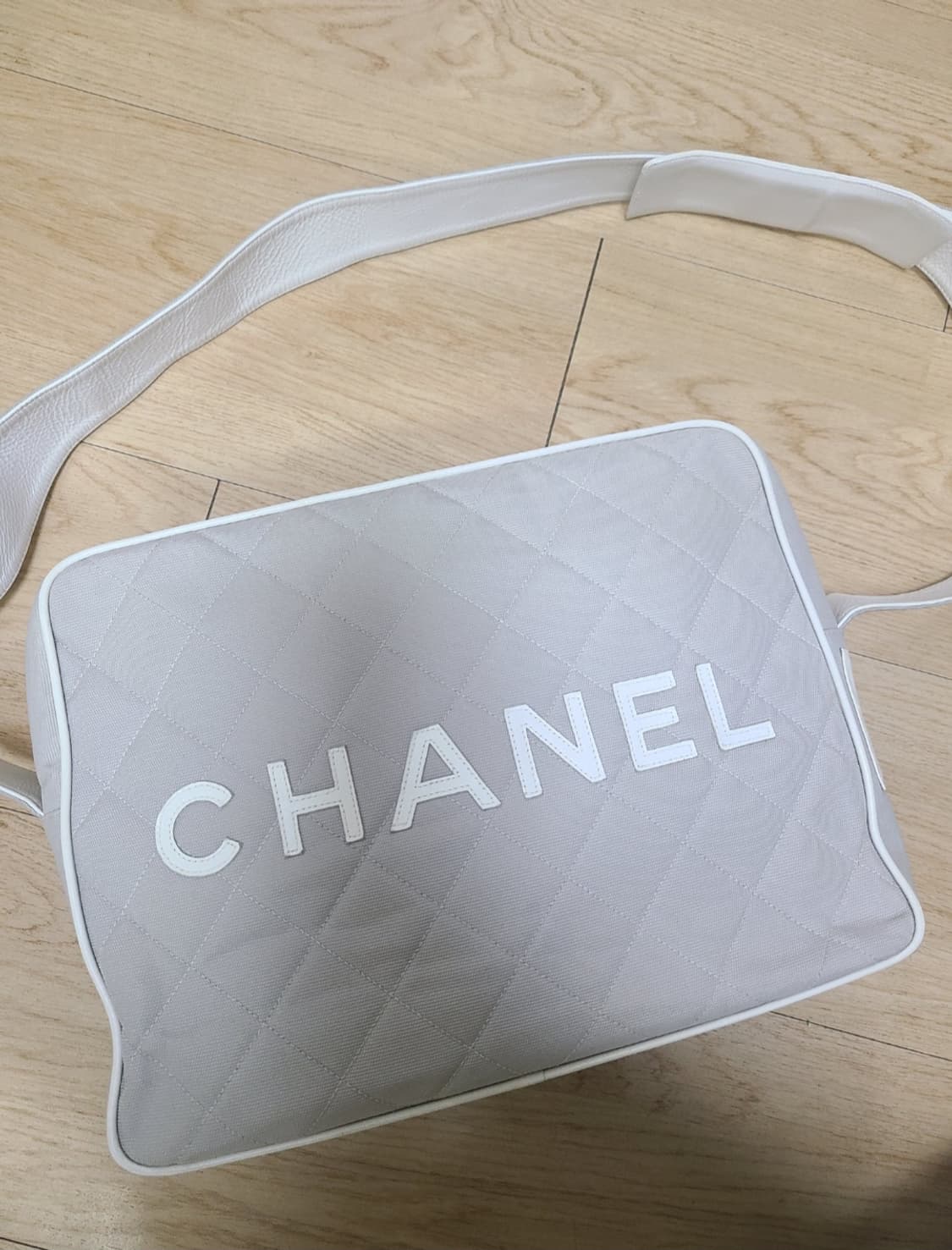 샤넬 스포츠 숄더백 겸 크로스백 상품이미지1