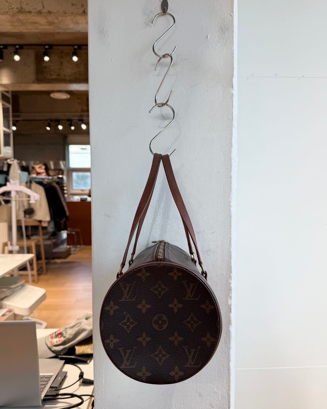 루이비통 모노그램 빠삐용 토트백  상품이미지5