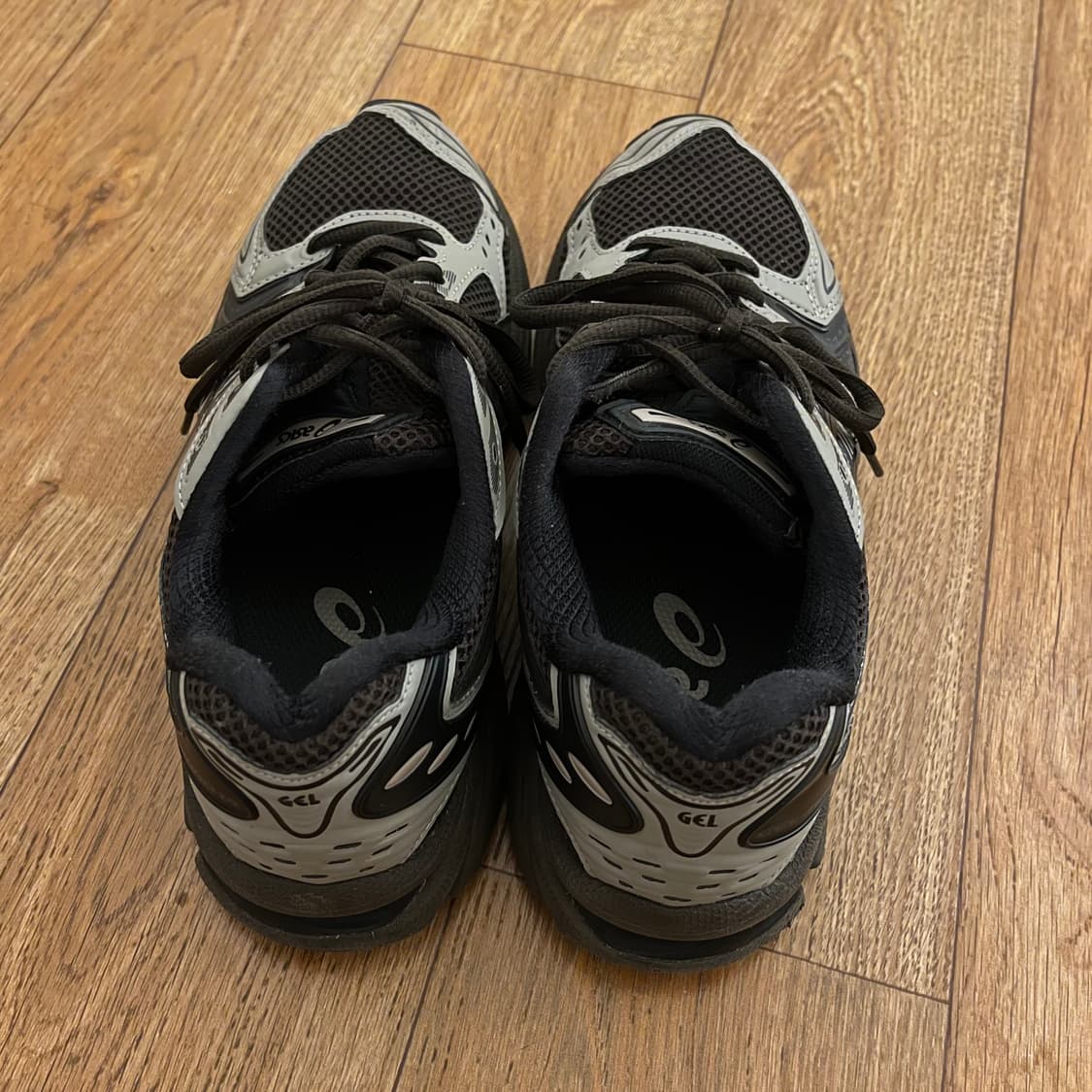 *판매중단예정* 245 아식스x아트모스x언더마이카 젤카야노 14 페퍼블랙 상품이미지3