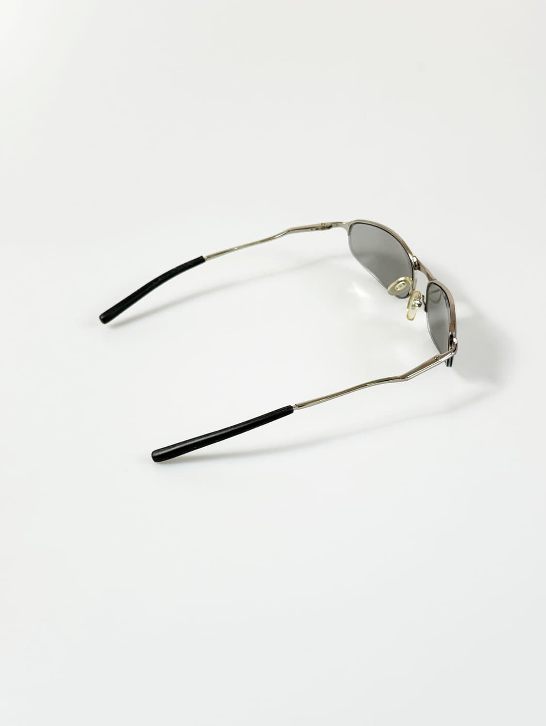 실버 메탈 반무테 스퀘어 프레임 빈티지 선글라스 상품이미지4