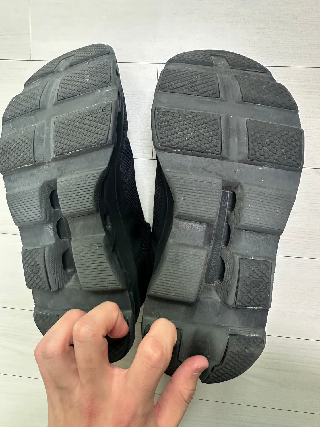 온 러닝 클라우드 몬스터 올 블랙 상품이미지5