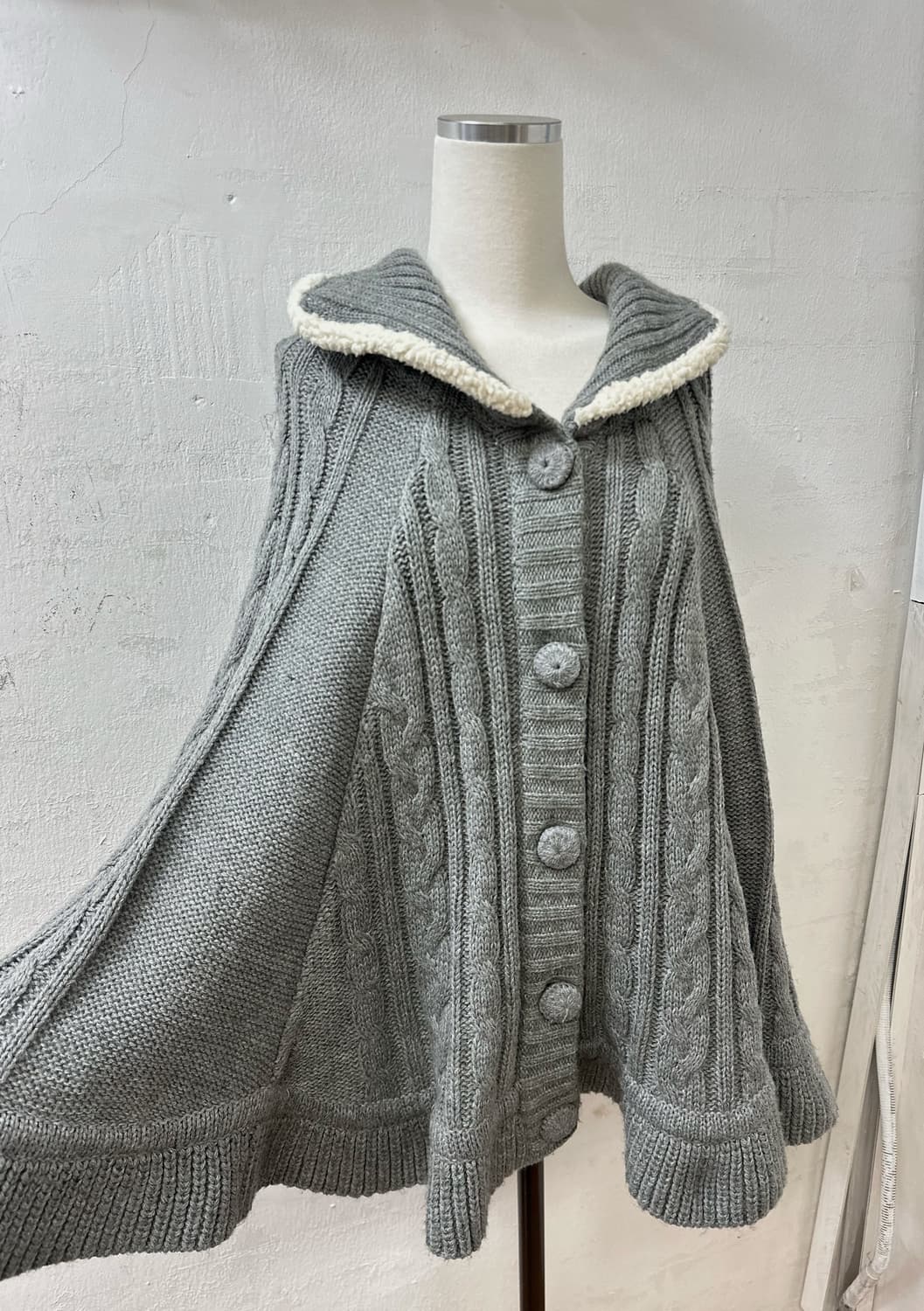 일본빈티지 케이블 니트 버튼 케이프 사와코 모리걸 케이프 판초 코트 상품이미지1
