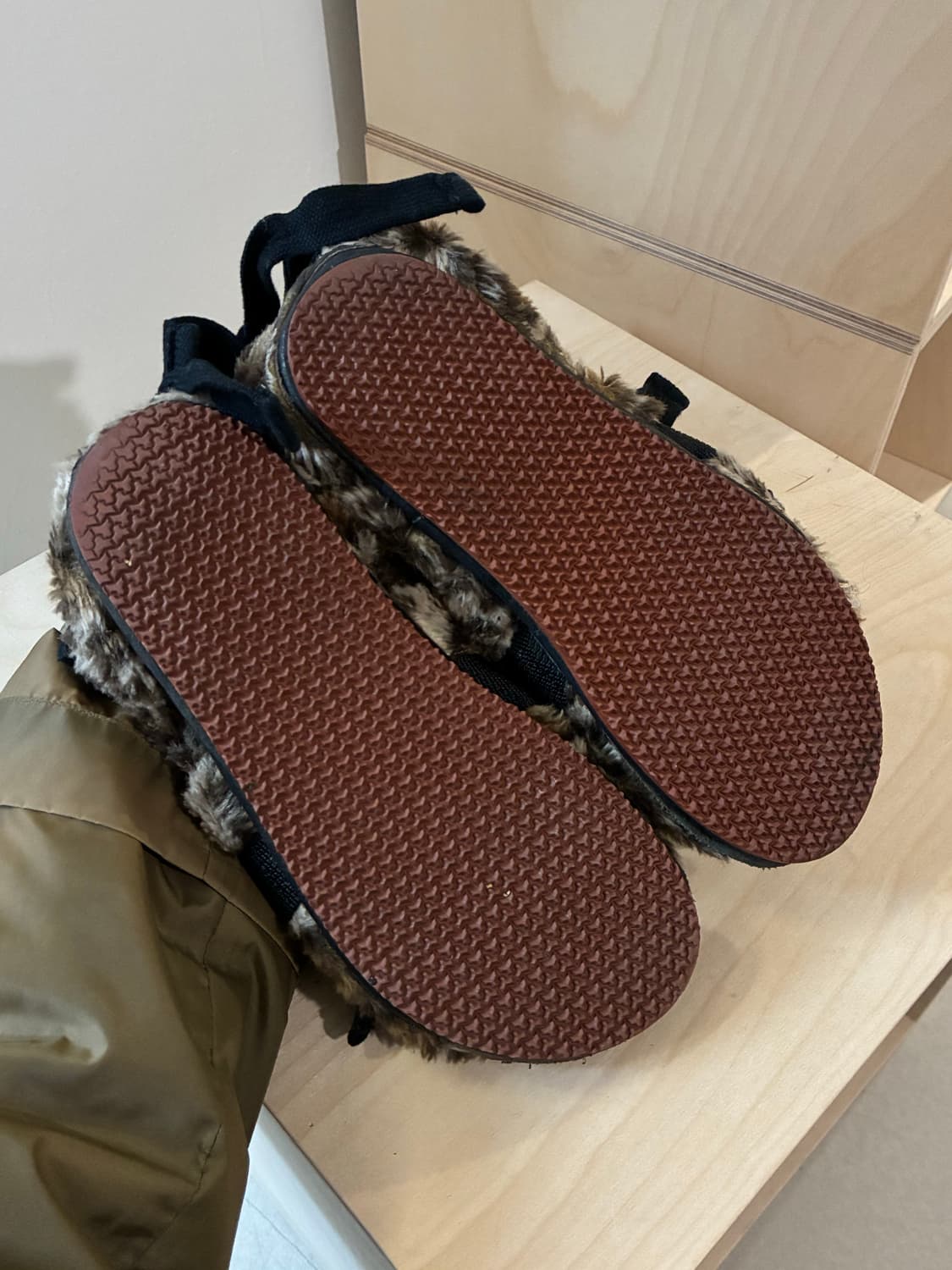 tao 타오 꼼데가르송 퍼 샌들 상품이미지9