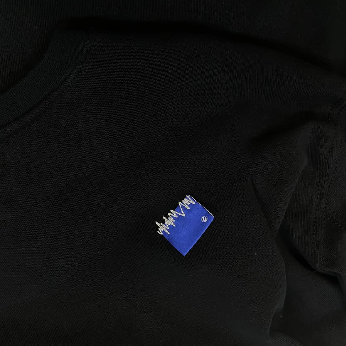 아더에러 x 자라 그래픽 롱슬리브 블랙 상품이미지3