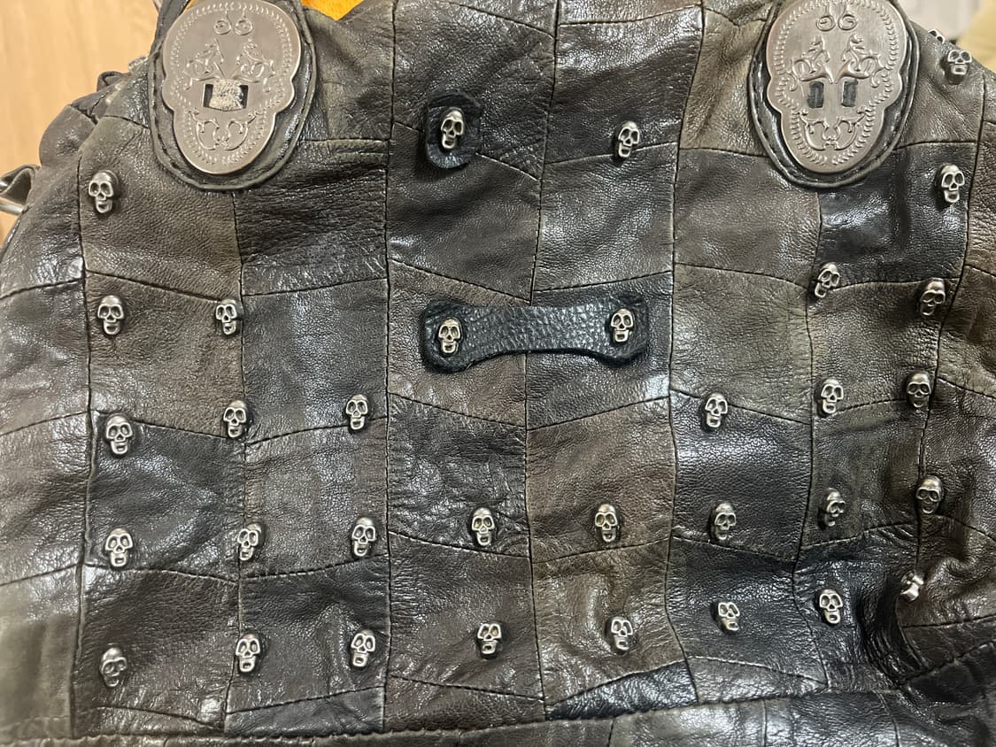펑크 해골장식 가죽가방 상품이미지6