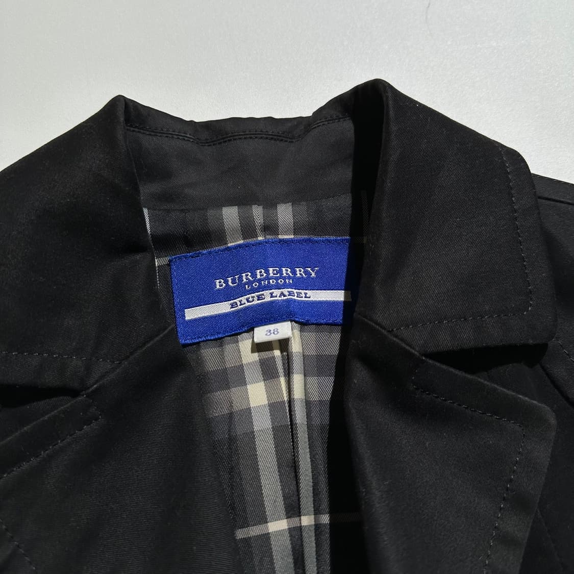 버버리 금장 로고 버튼 싱글 자켓 상품이미지3