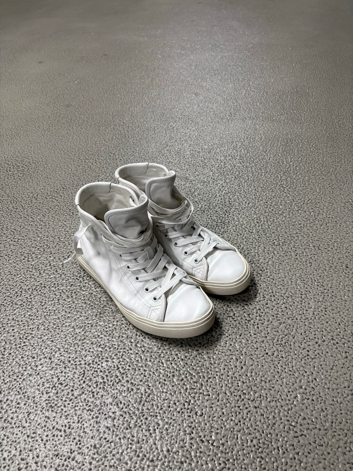 생로랑 화이트 캔버스 말리부 하이탑 상품이미지1