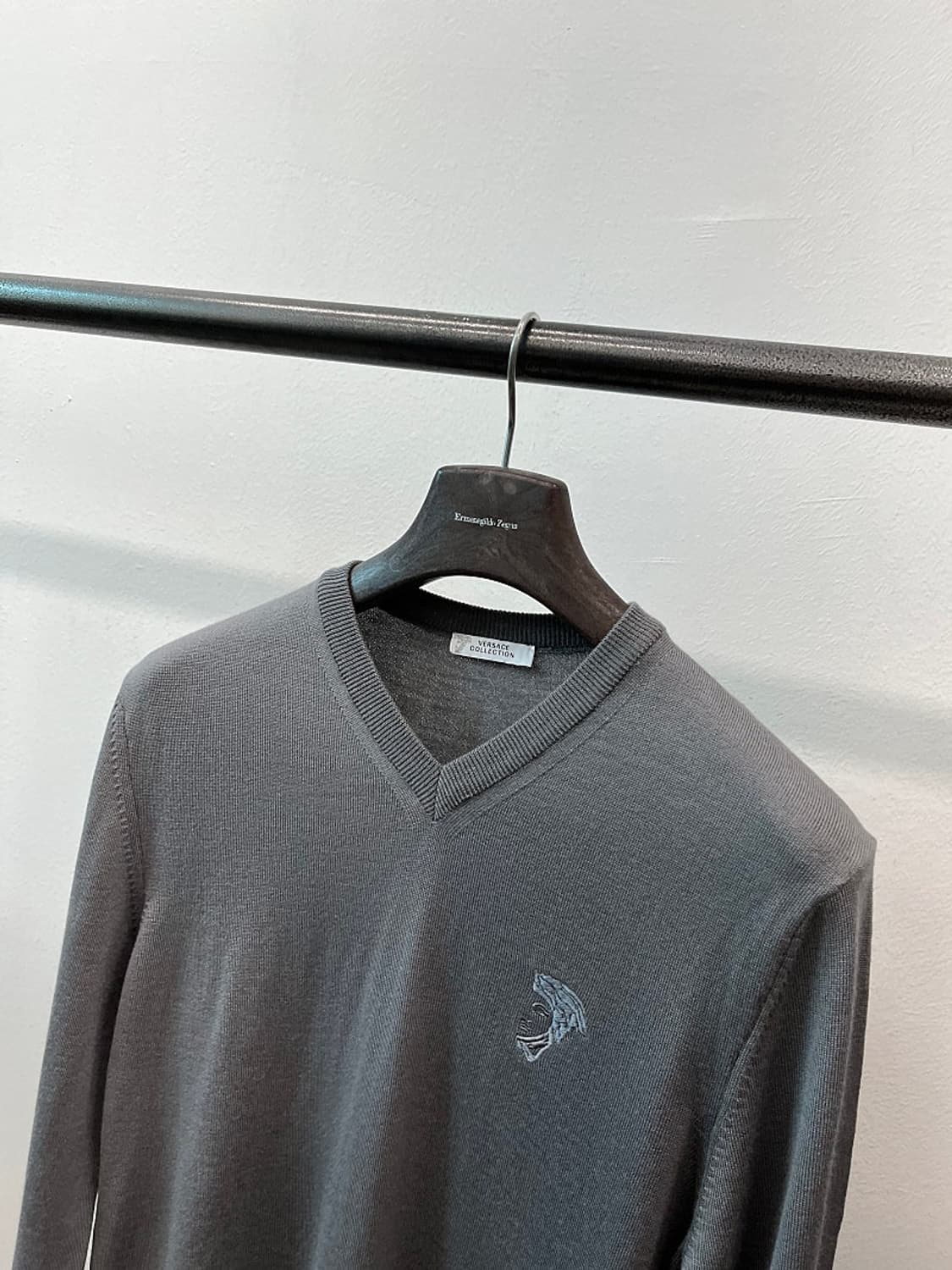 100) 베르사체 메두사 브이넥 니트  상품이미지3