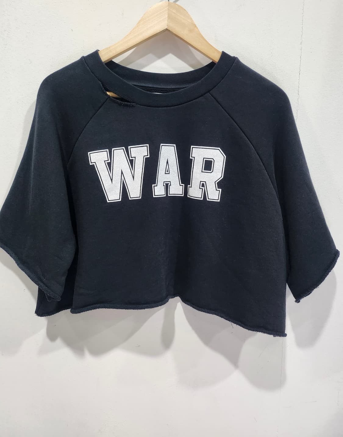 오프화이트 크롭 맨투맨 (블랙) 정품 상품이미지1