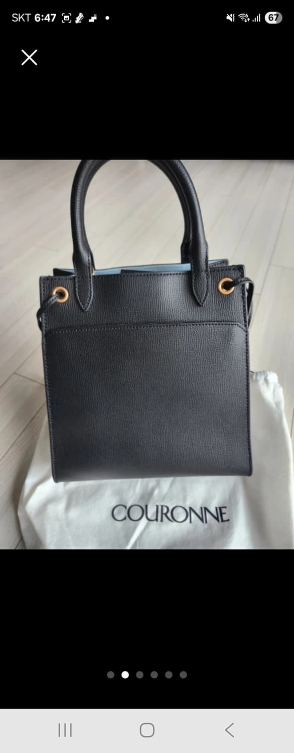 쿠론 멜리아 토트백

가방 몇번안쓴거라 상태깨끗해요
긴끈은 없어요~~
가 상품이미지3