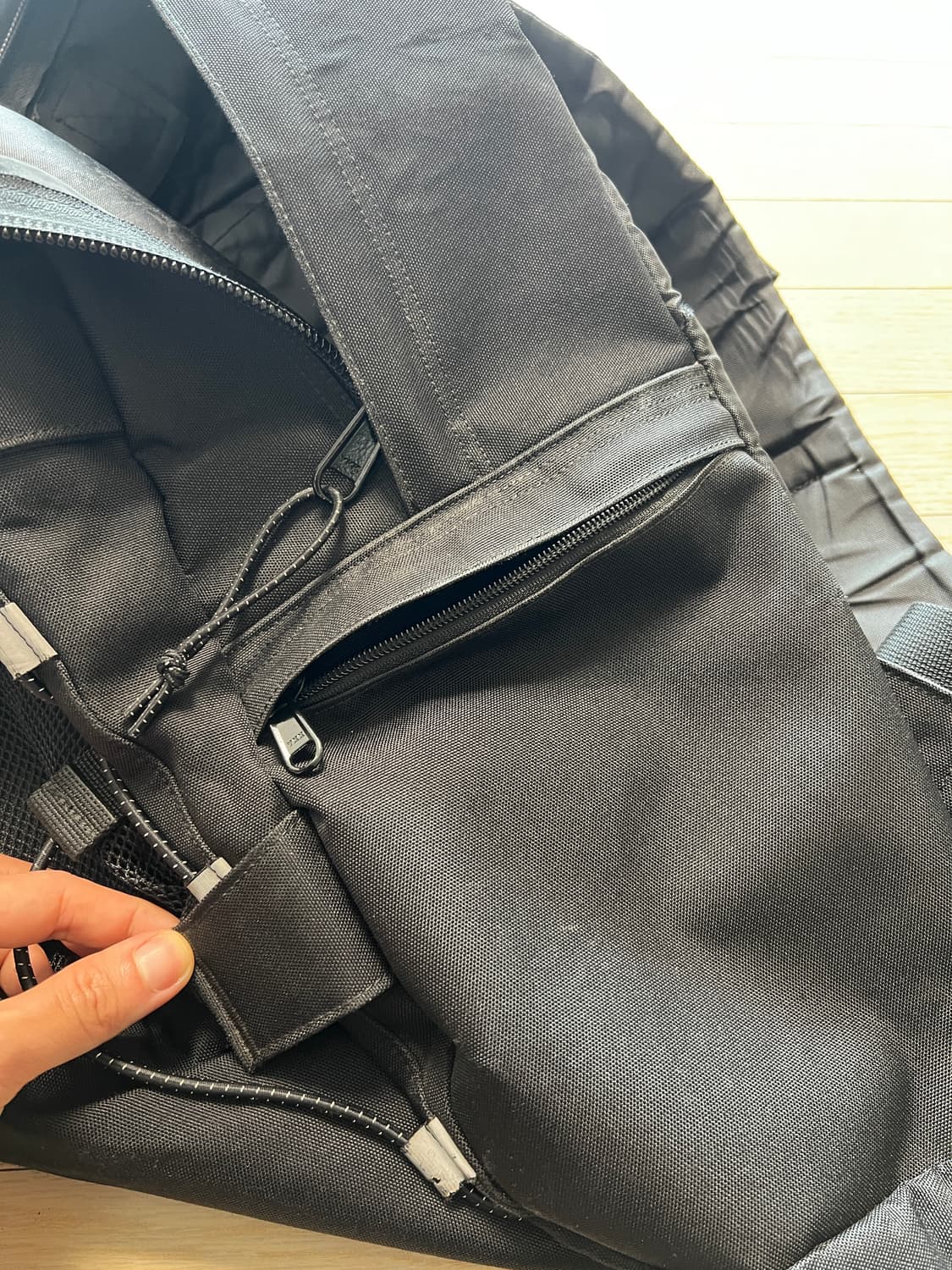 칼하트 WIP 리플렉티브 킥플립 백팩 & 스몰 백 세트 상품이미지6