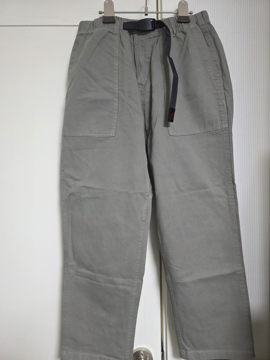 그라미치 루즈 테이퍼드khaki grey m(30~32) 상품이미지1