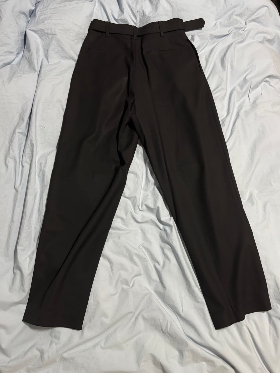 르메르 20fw 벨티드 플리츠 울 팬츠 44 블랙 상품이미지9