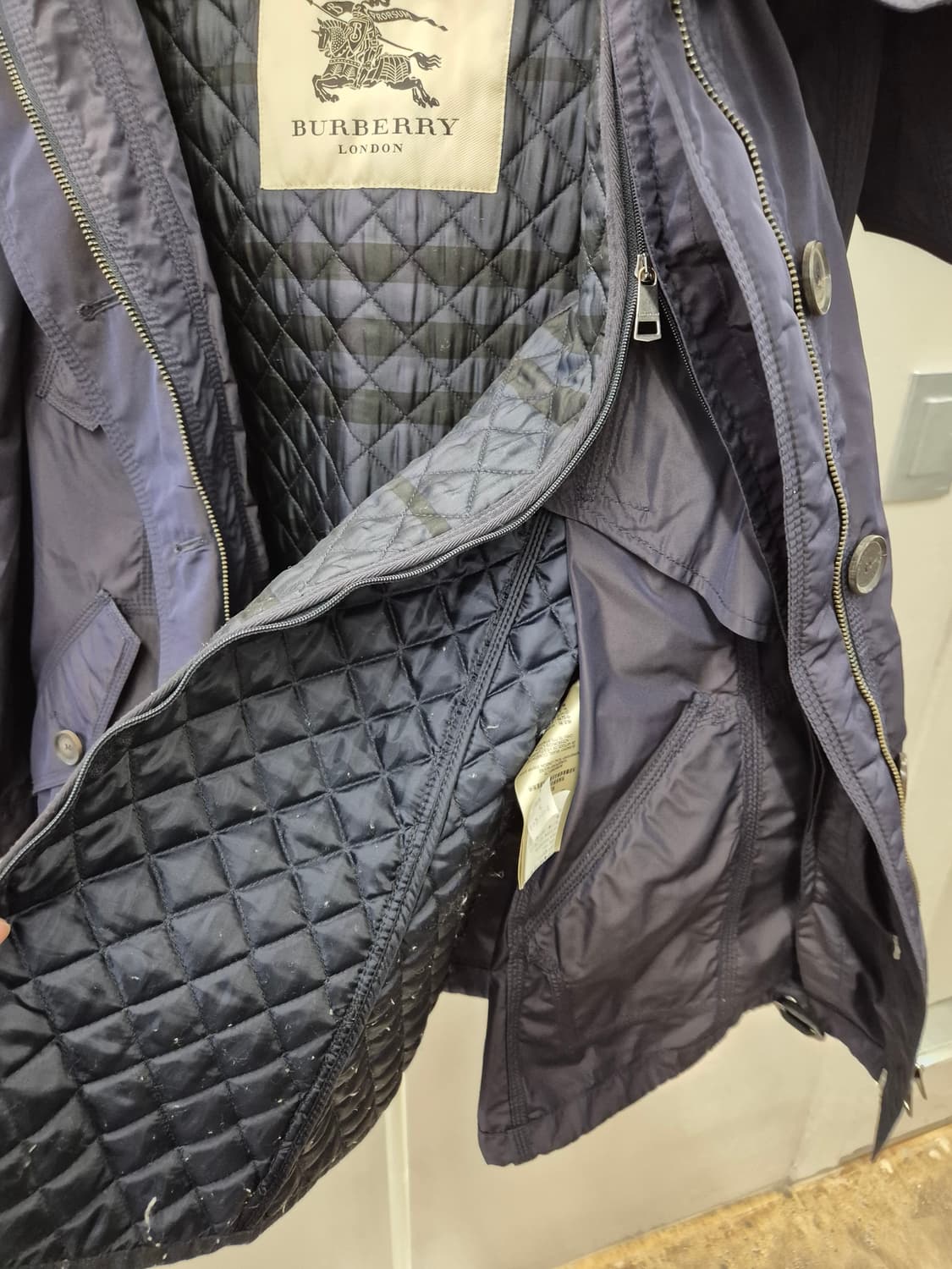 버버리 여성 후드 탈부착 패딩 코트 상품이미지10