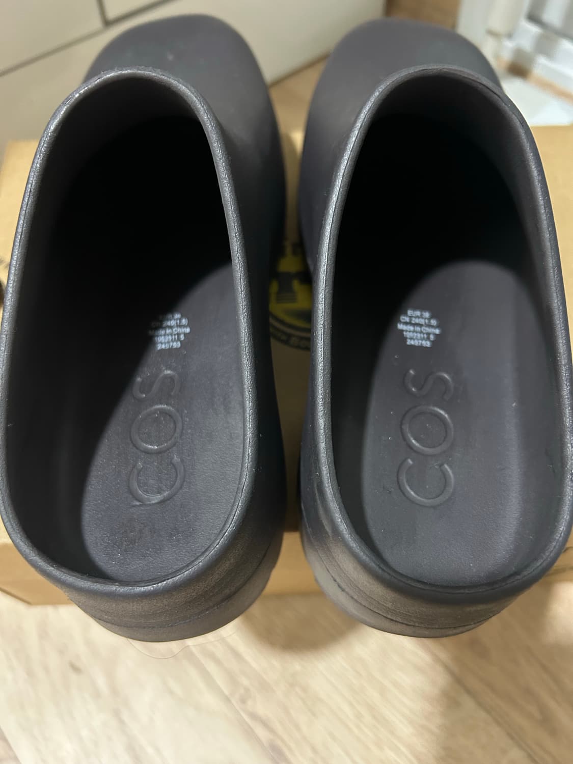 코스 브라운컬러 뮬 (보테가베네타st) 사이즈 38 상품이미지5