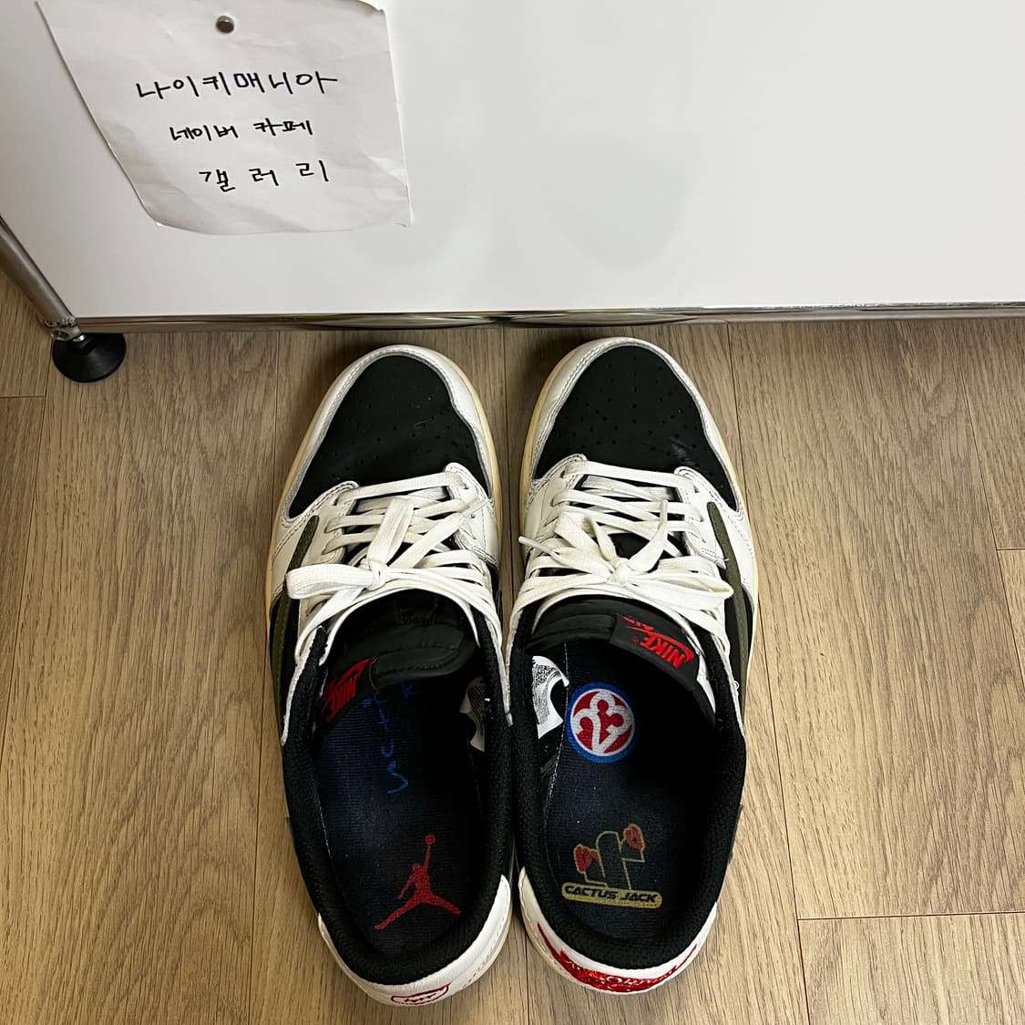 [275] 조던 1 × 트래비스 스캇 레트로 로우 OG SP 미디움 올리 상품이미지9