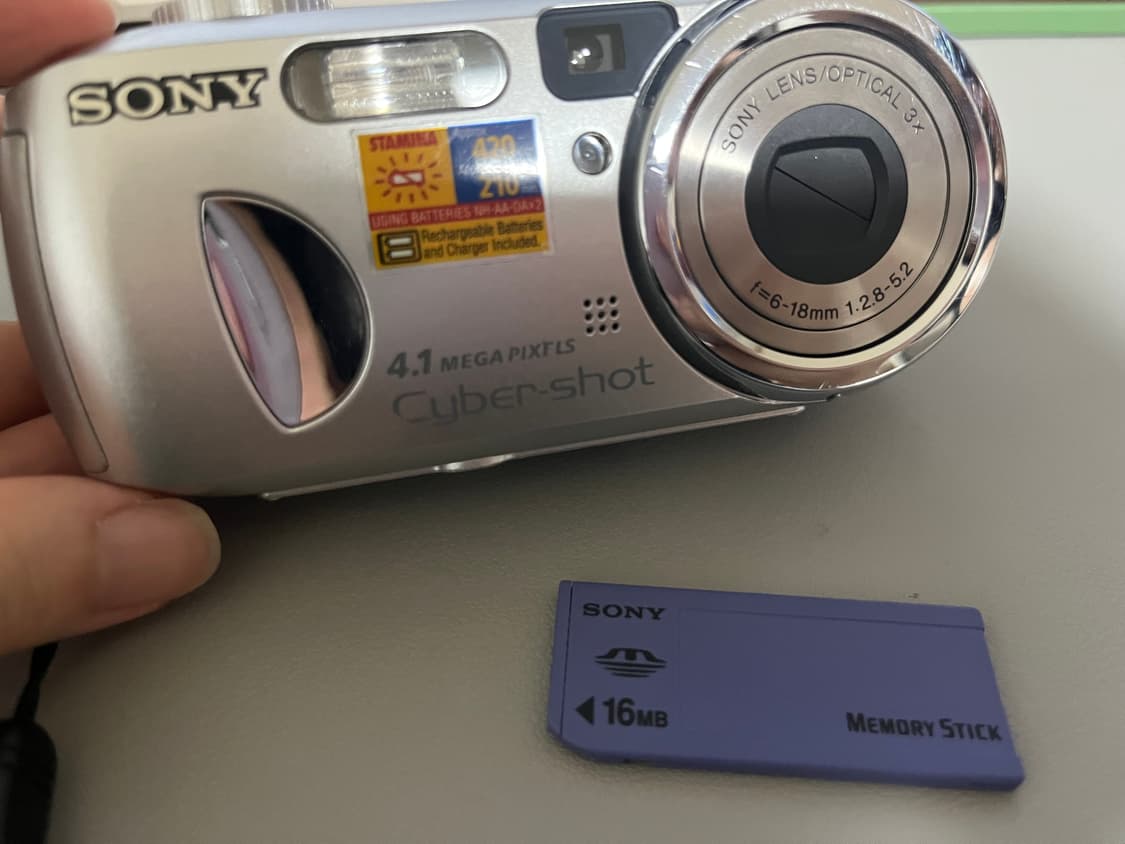 작례있음 O) 소니 사이버샷 DSC-P73 판매합니다 ᰔ 상품이미지1