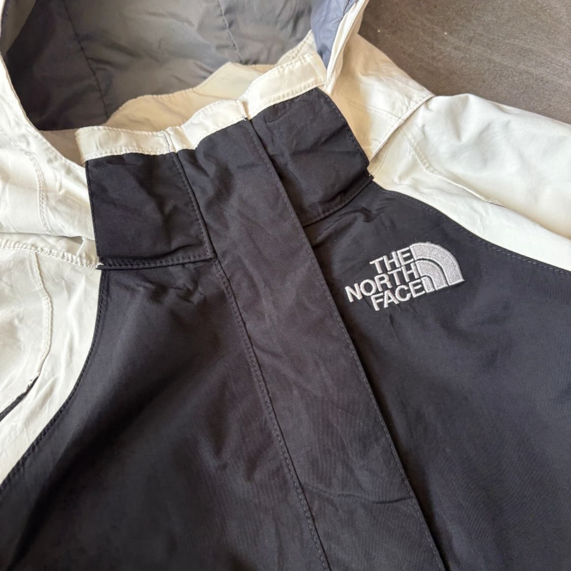 노스페이스 정품 화이트 하이벤트 바람막이 자켓 상품이미지3