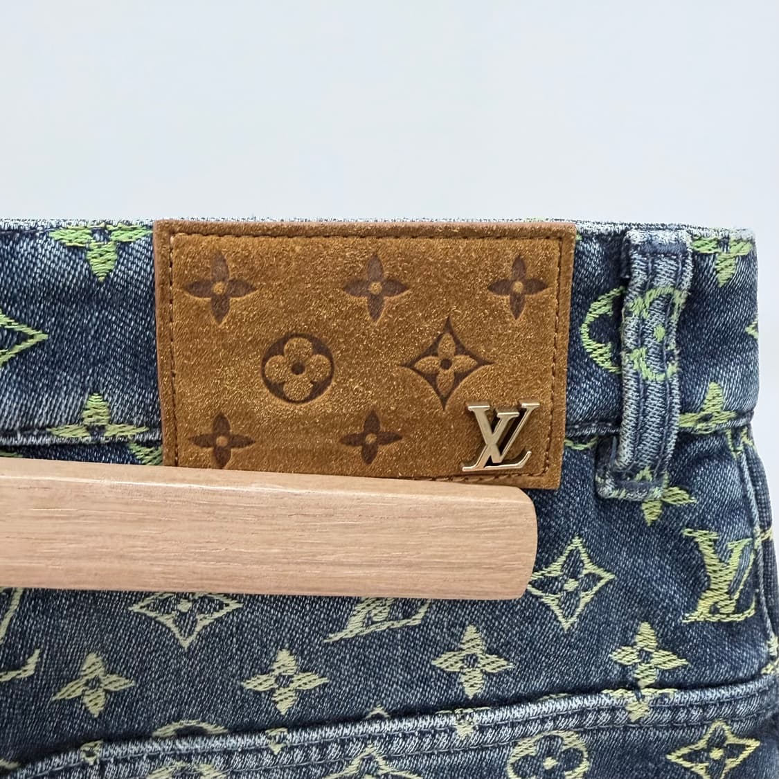 [S+급/28] 루이비통 LV 모노그램 레인보우 데님팬츠 반바지 상품이미지4