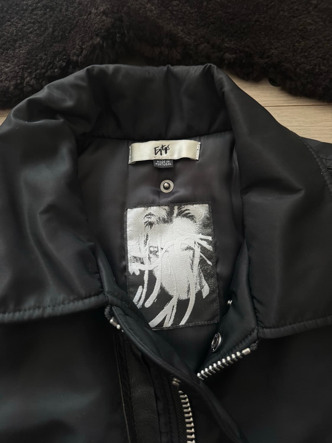 이티스 블랙 봄버 자켓 상품이미지4